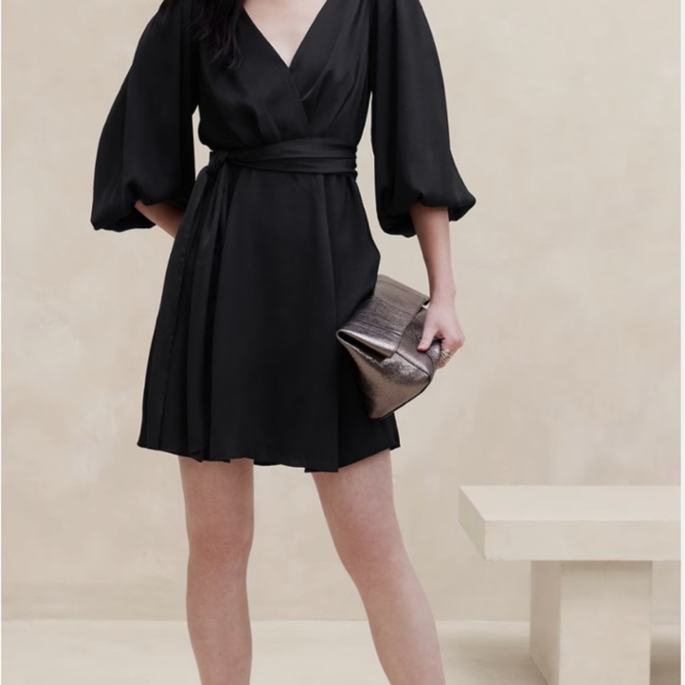 Banana Republic Factory Blouson Mini Dress with V-neck and Bishop Sleeves